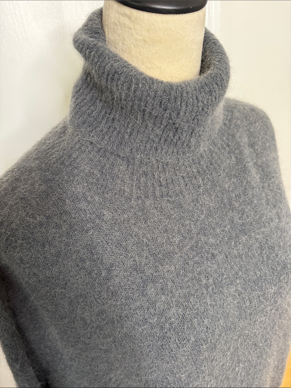 Milano Gray Short-Sleeve Turtleneck Alpaca Blend M/L